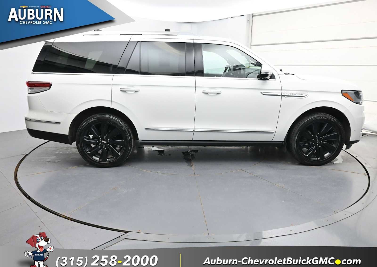 Used 2023 Lincoln Navigator Reserve AWD/4WD image 20
