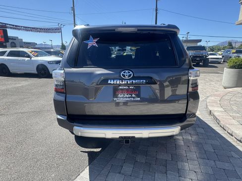 Used 2019 Toyota 4Runner TRD Off-Road Premium image 4