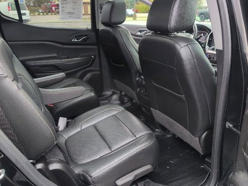 Used 2022 GMC Acadia SLT w/ Elevation Edition image 30