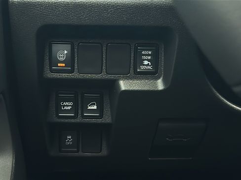 Used 2024 Nissan Frontier SL w/ Technology Package AWD/4WD image 22