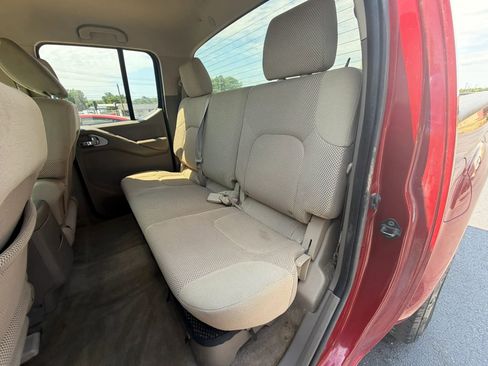 Used 2010 Nissan Frontier SE RWD image 13
