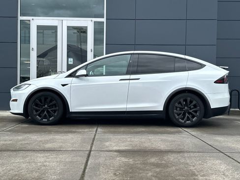 Used 2023 Tesla Model X image 6