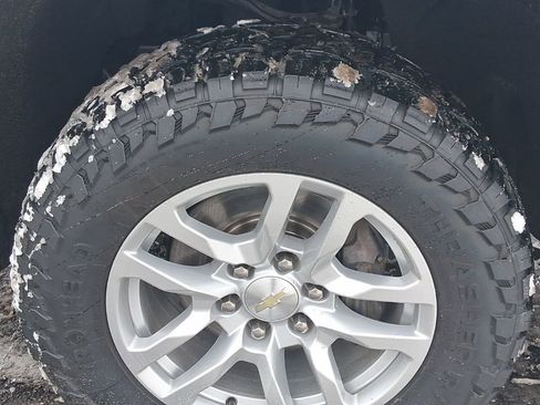 Used 2021 Chevrolet Silverado 1500 LT w/ Bed Protection Package image 12