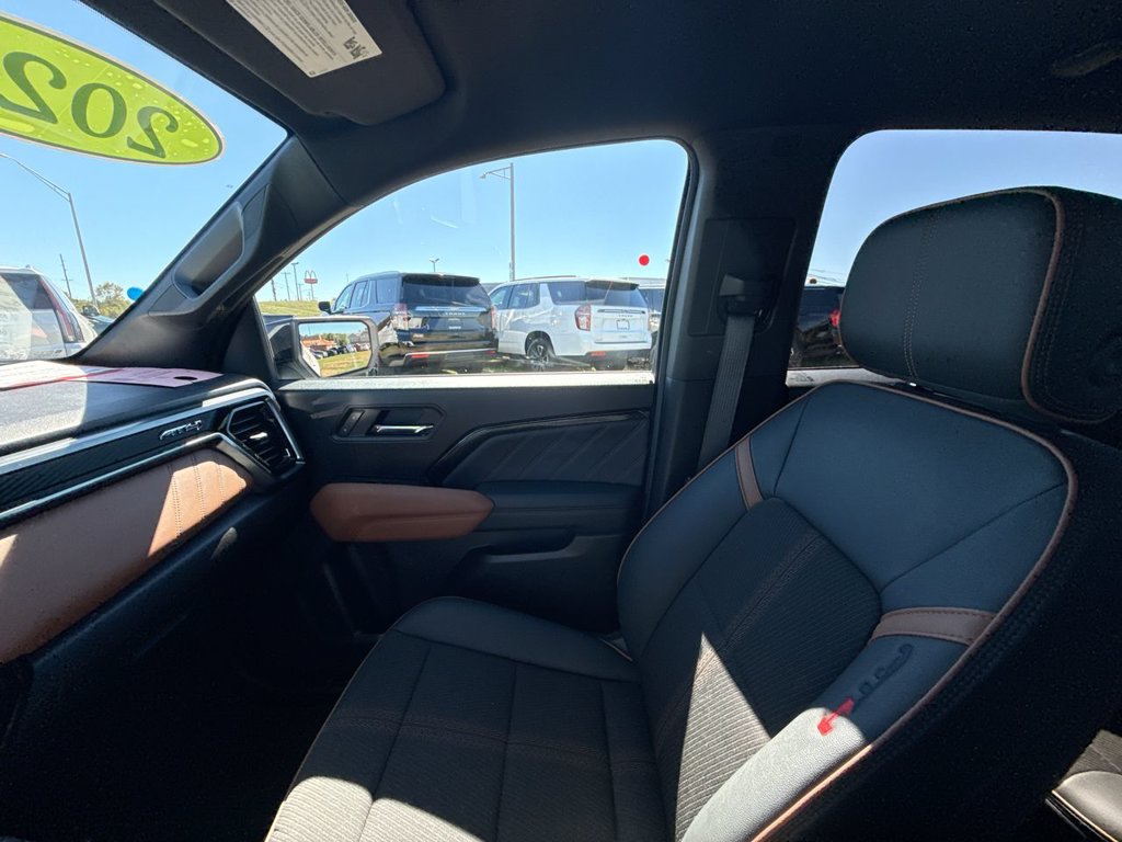 Used 2026 GMC Canyon AT4 AWD/4WD image 31