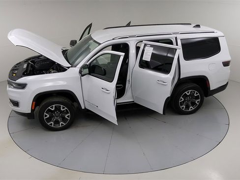 Used 2024 Jeep Wagoneer Series III image 59