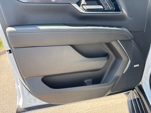 New 2026 GMC Yukon XL Elevation w/ Elevation Premium Package AWD/4WD image 12