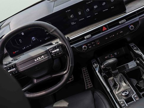 Certified 2026 Kia Sorento SX Prestige AWD/4WD image 19