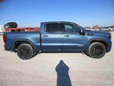 New 2026 GMC Sierra 1500 Elevation image 3