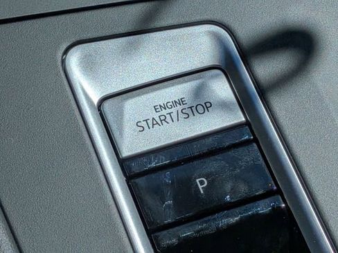 New 2026 Volkswagen Atlas SE image 14