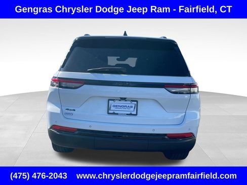 Certified 2023 Jeep Grand Cherokee Altitude AWD/4WD image 5