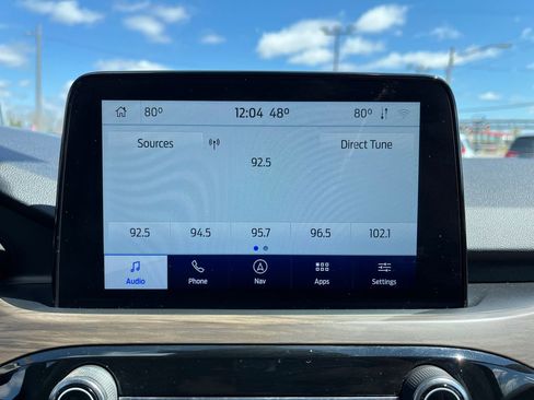 Used 2020 Ford Escape Titanium image 25