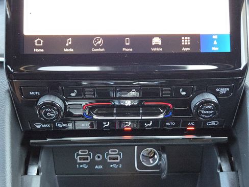 New 2025 Jeep Grand Cherokee L Limited w/ Black Appearance Package image 16