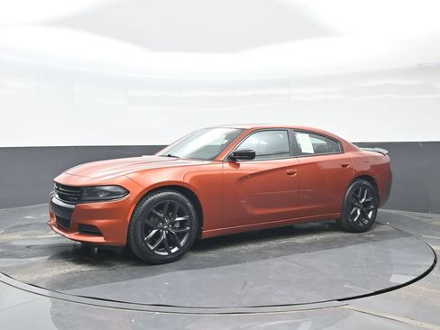 Used 2022 Dodge Charger SXT w/ Blacktop Package RWD image 2