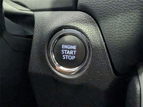 Used 2025 Toyota RAV4 XLE FWD image 26
