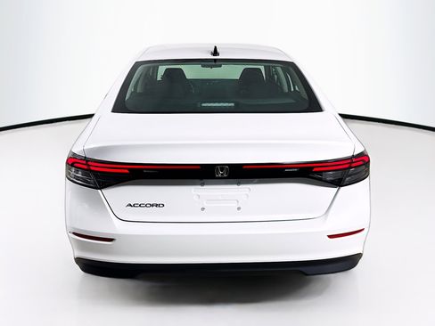 Used 2025 Honda Accord SE image 30