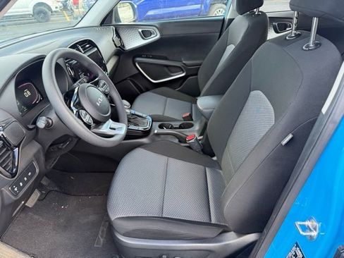Used 2023 Kia Soul S image 5