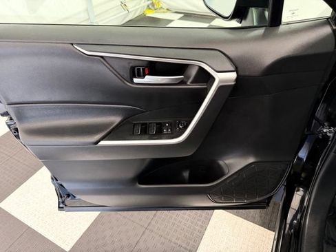 Used 2025 Toyota RAV4 XLE FWD image 13