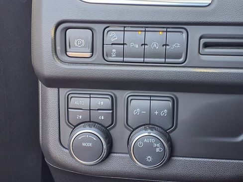 Used 2021 Chevrolet Tahoe Z71 w/ Rear Media and Nav Package AWD/4WD image 20