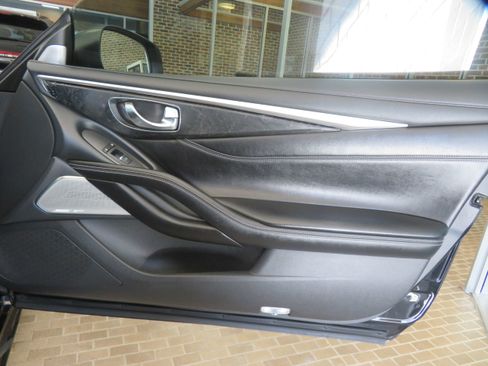 Used 2018 INFINITI Q60 3.0t Luxe image 18