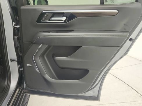 Certified 2025 Chevrolet Tahoe Premier RWD image 34
