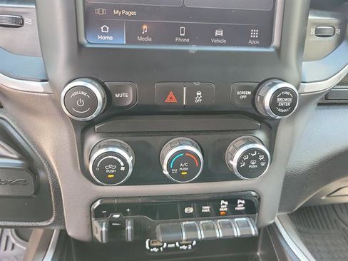 Used 2024 RAM 2500 Big Horn w/ Off Road Package AWD/4WD image 13