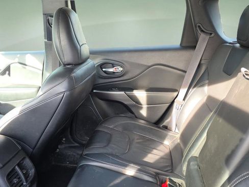 Used 2022 Jeep Cherokee Limited image 24