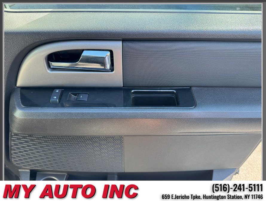 Used 2012 Ford Expedition Limited AWD/4WD image 28