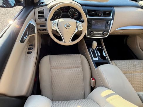 Used 2016 Nissan Altima 2.5 SV w/ Convenience Package FWD image 12