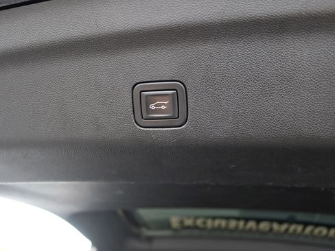 Used 2023 Chevrolet Suburban LT AWD/4WD image 38