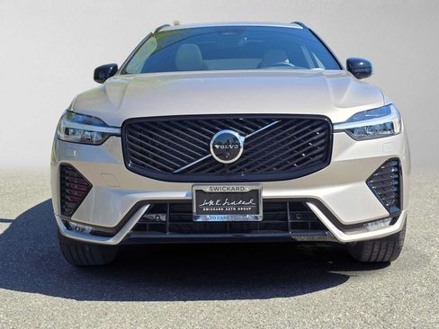 Used 2026 Volvo XC60 B5 Plus w/ Protection Package Premier AWD/4WD image 8