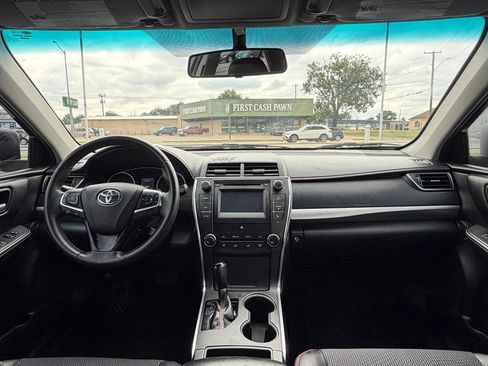 Used 2017 Toyota Camry SE FWD image 17