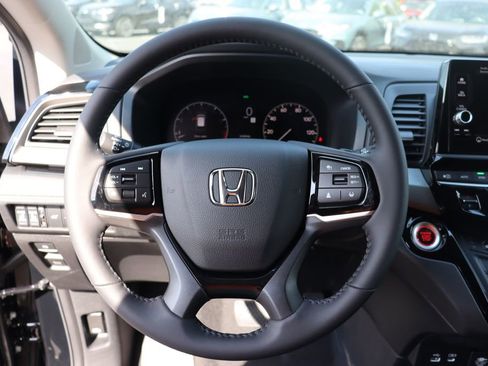 Used 2026 Honda Odyssey Touring image 35