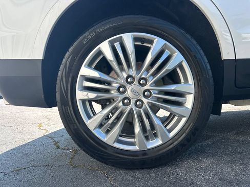 Used 2018 Cadillac XT5 Premium Luxury FWD image 17