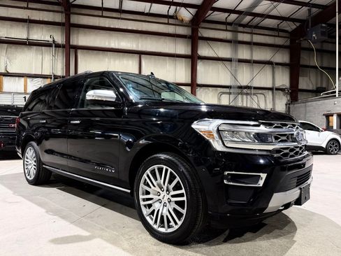 Used 2023 Ford Expedition Max Platinum AWD/4WD image 1