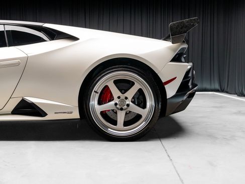 Used 2021 Lamborghini Huracan EVO RWD image 47