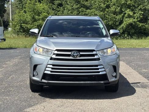 Used 2019 Toyota Highlander XLE FWD image 30