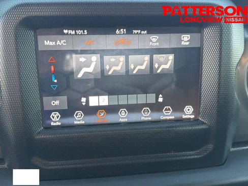 Used 2023 Jeep Gladiator Sport AWD/4WD image 15