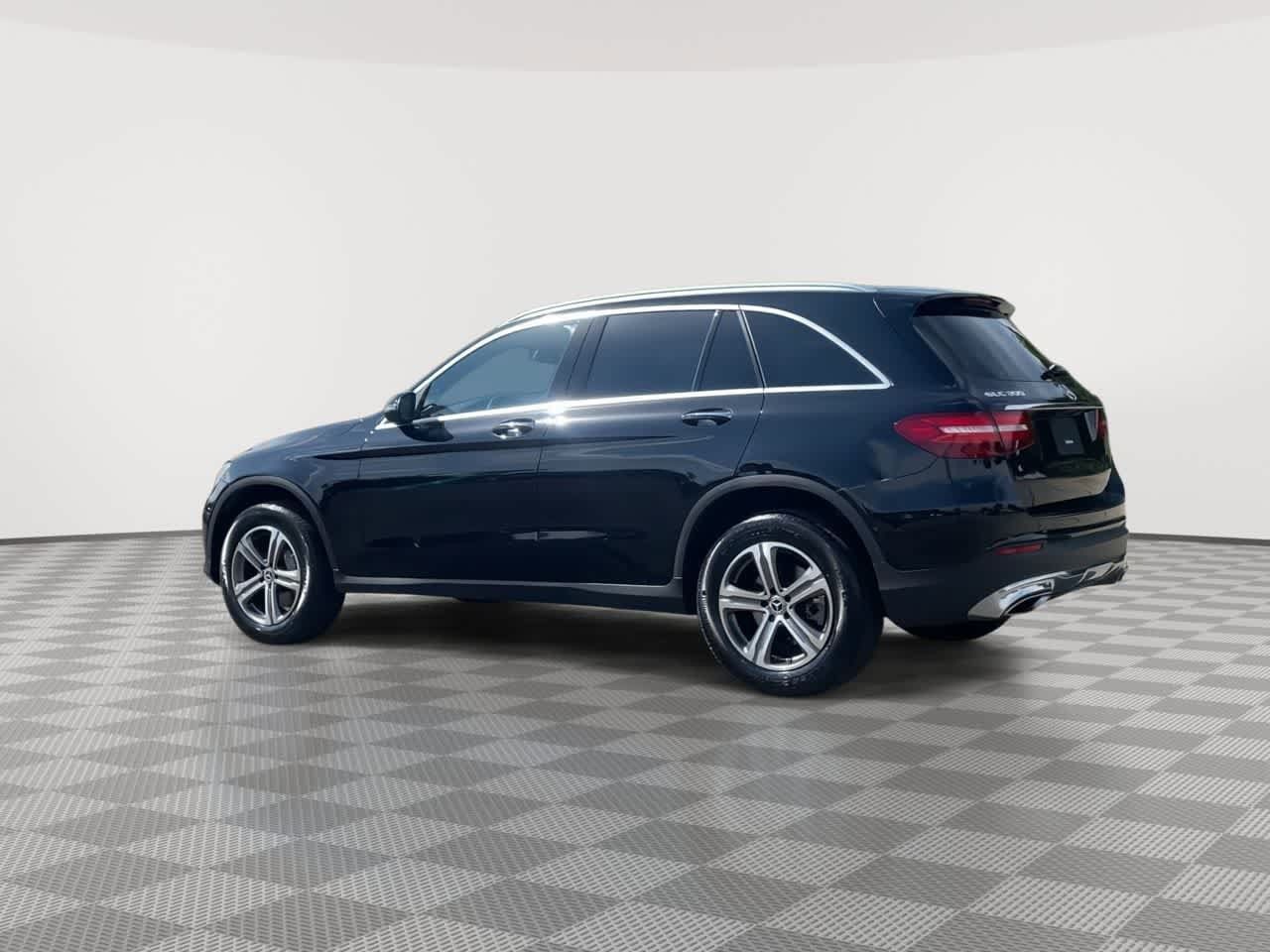 Used 2019 Mercedes-Benz GLC 300 4MATIC image 6
