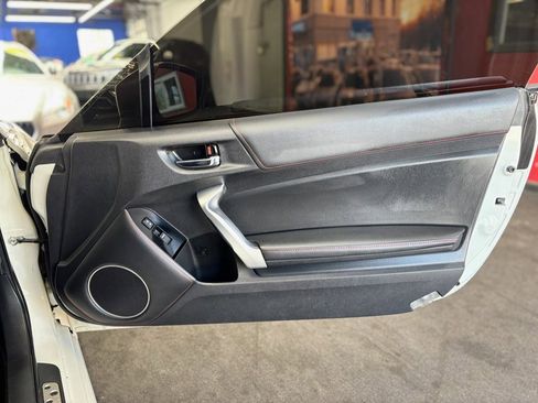 Used 2020 Subaru BRZ Limited RWD image 13