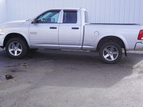 Used 2018 RAM 1500 Express w/ Express Value Package image 3