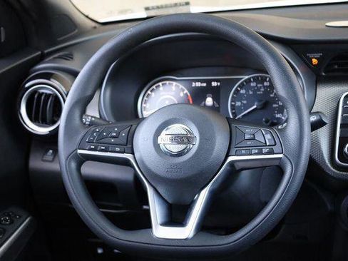 Used 2019 Nissan Kicks SV FWD image 26