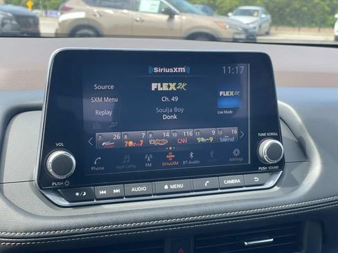 Used 2023 Nissan Rogue S FWD image 24