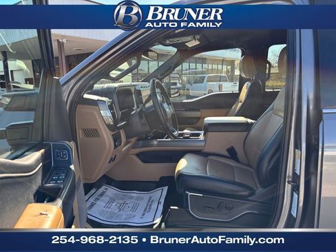 Used 2024 Ford F250 Lariat w/ Chrome Package image 12