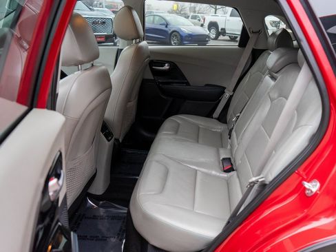 Used 2017 Kia Niro Touring image 13