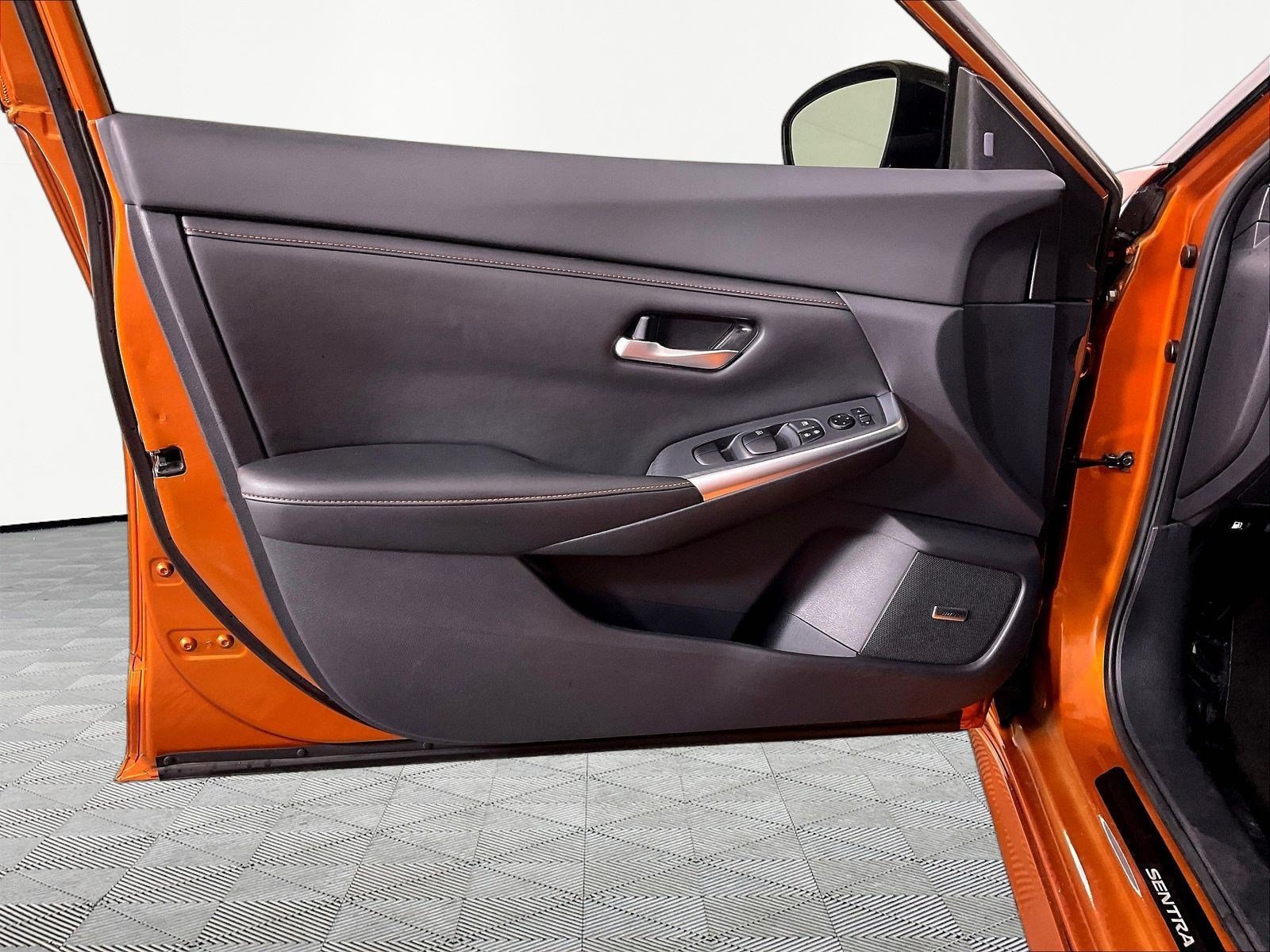 Used 2022 Nissan Sentra SR w/ SR Premium Package FWD image 20