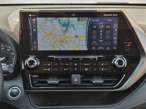 Used 2021 Toyota Highlander Limited AWD/4WD image 11