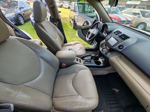 Used 2011 Toyota RAV4 Limited image 8
