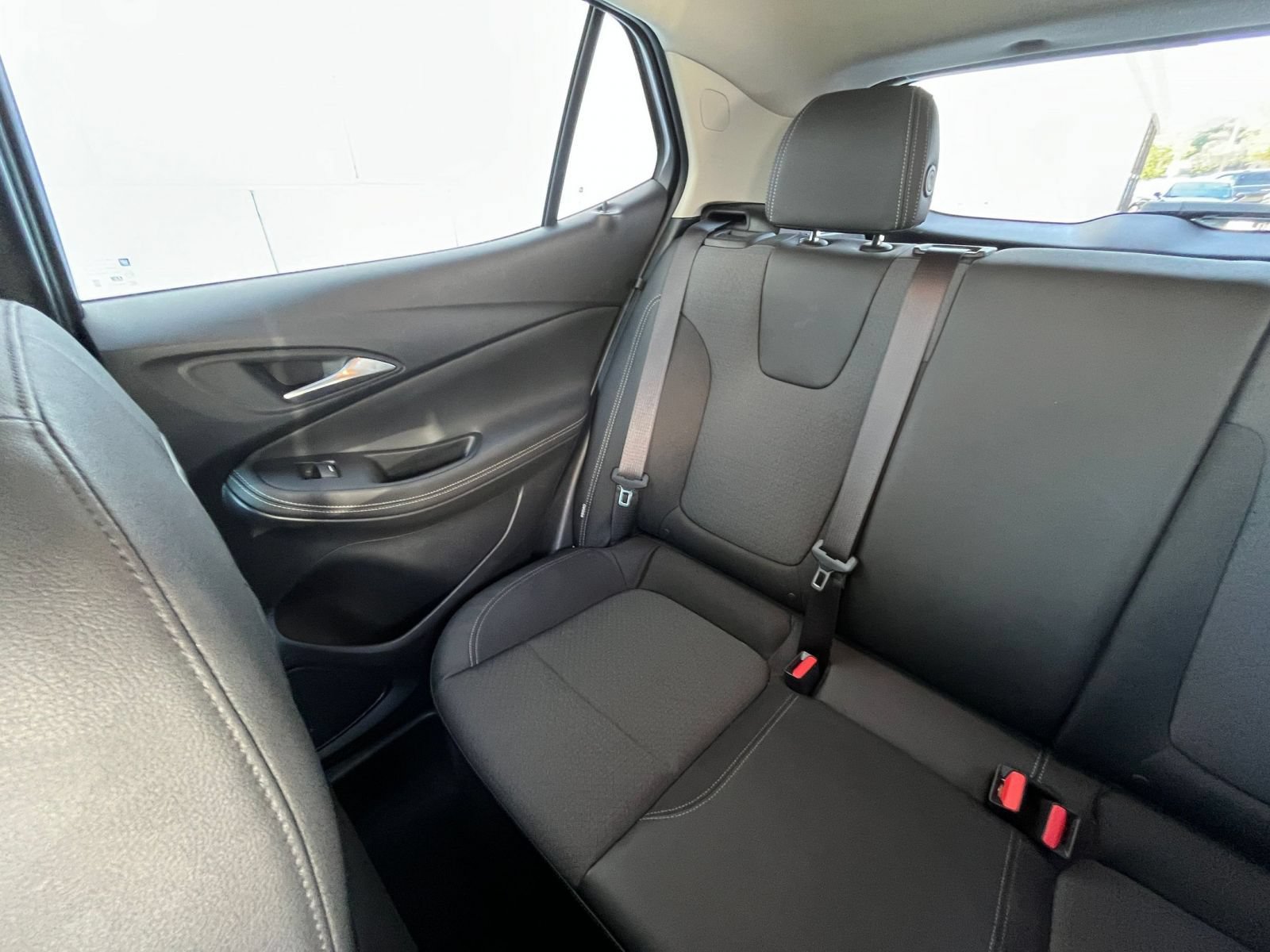 Used 2025 Buick Encore GX Preferred FWD image 37