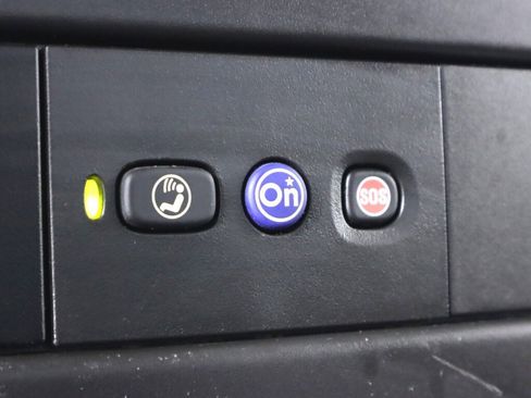 Used 2019 Chevrolet Express 2500 w/ Driver Convenience Package image 23