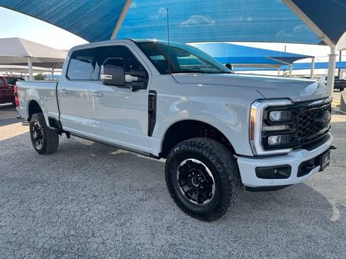 Used 2026 Ford F250 Lariat w/ Tremor Off-Road Package AWD/4WD image 3